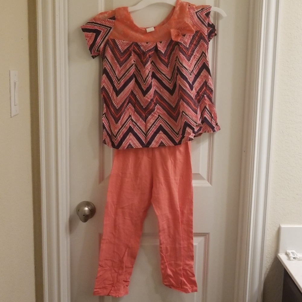 Girls top with leggings